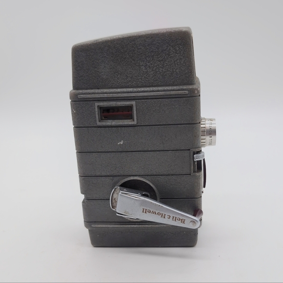 Bell & Howell Two Twenty Vintage 1950s Movie Camera Wind Up Runs - Picture 3 of 8